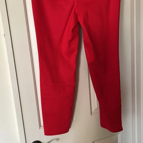 Bright red pants - Picture 5 of 10